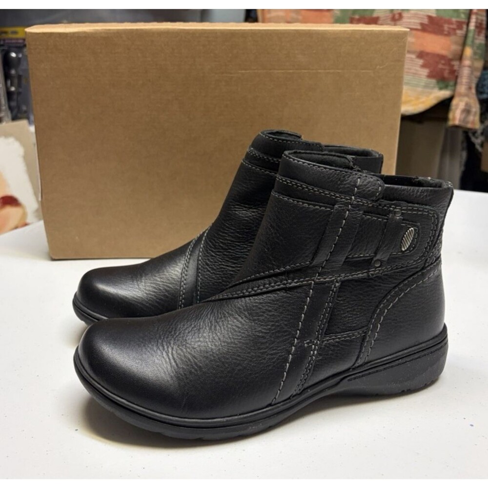 Clarks Carleigh Style Black Leather Boot Women’s Size 7.5 M NIB